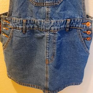 overall con faldade mezclilla